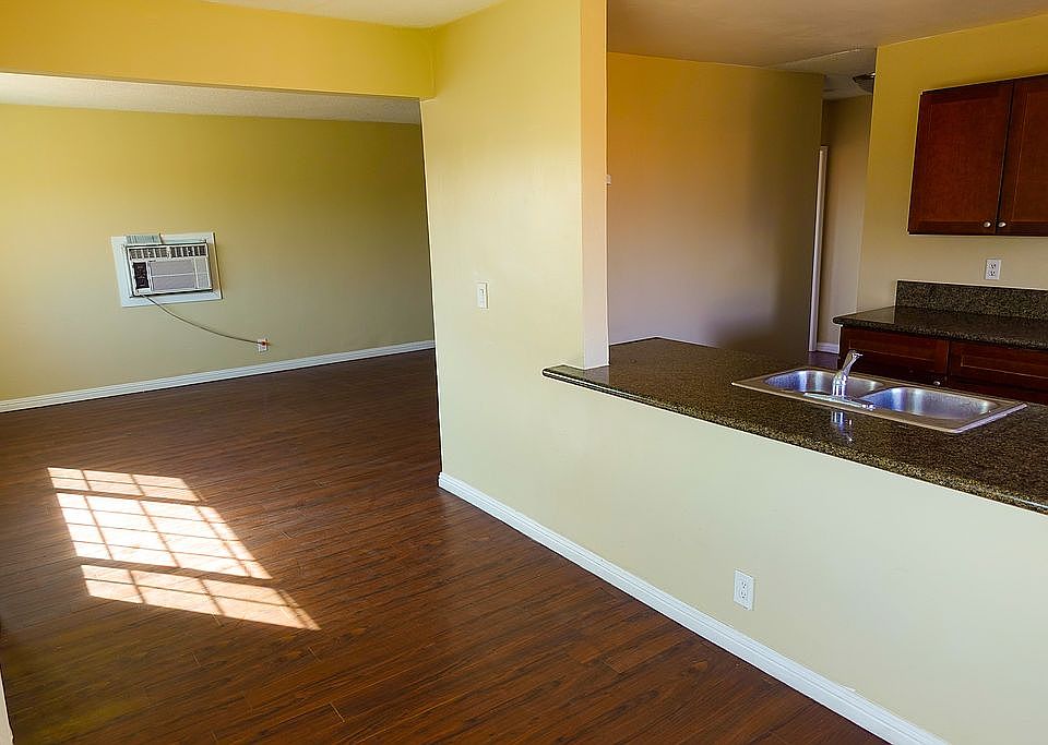 1st image of 11149 Berendo Ave