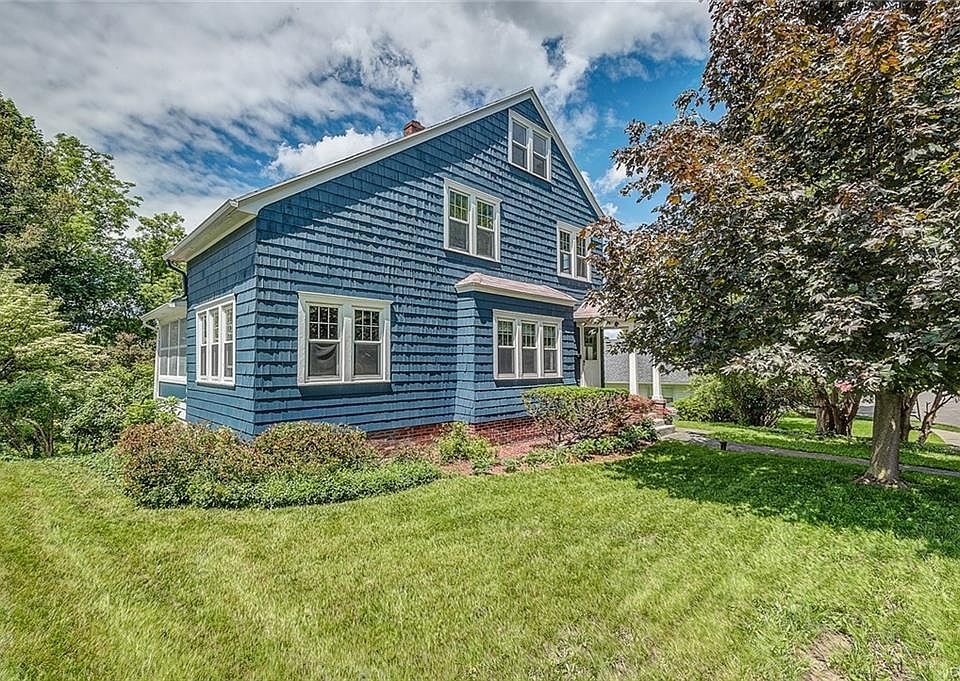1st image of 902 Crawford Ave