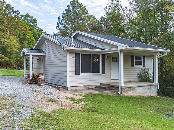 3rd image of 108 Suwanee Hill Rd