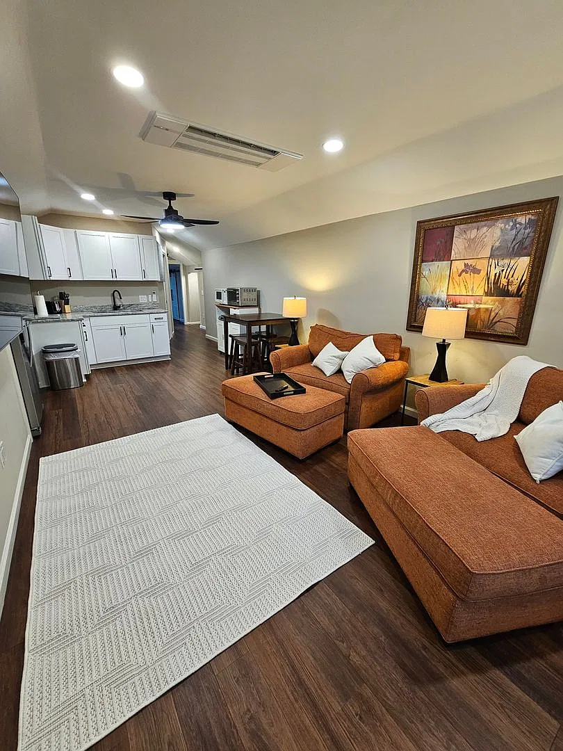 Charming 1BR Apartment in Columbia — Photo 3