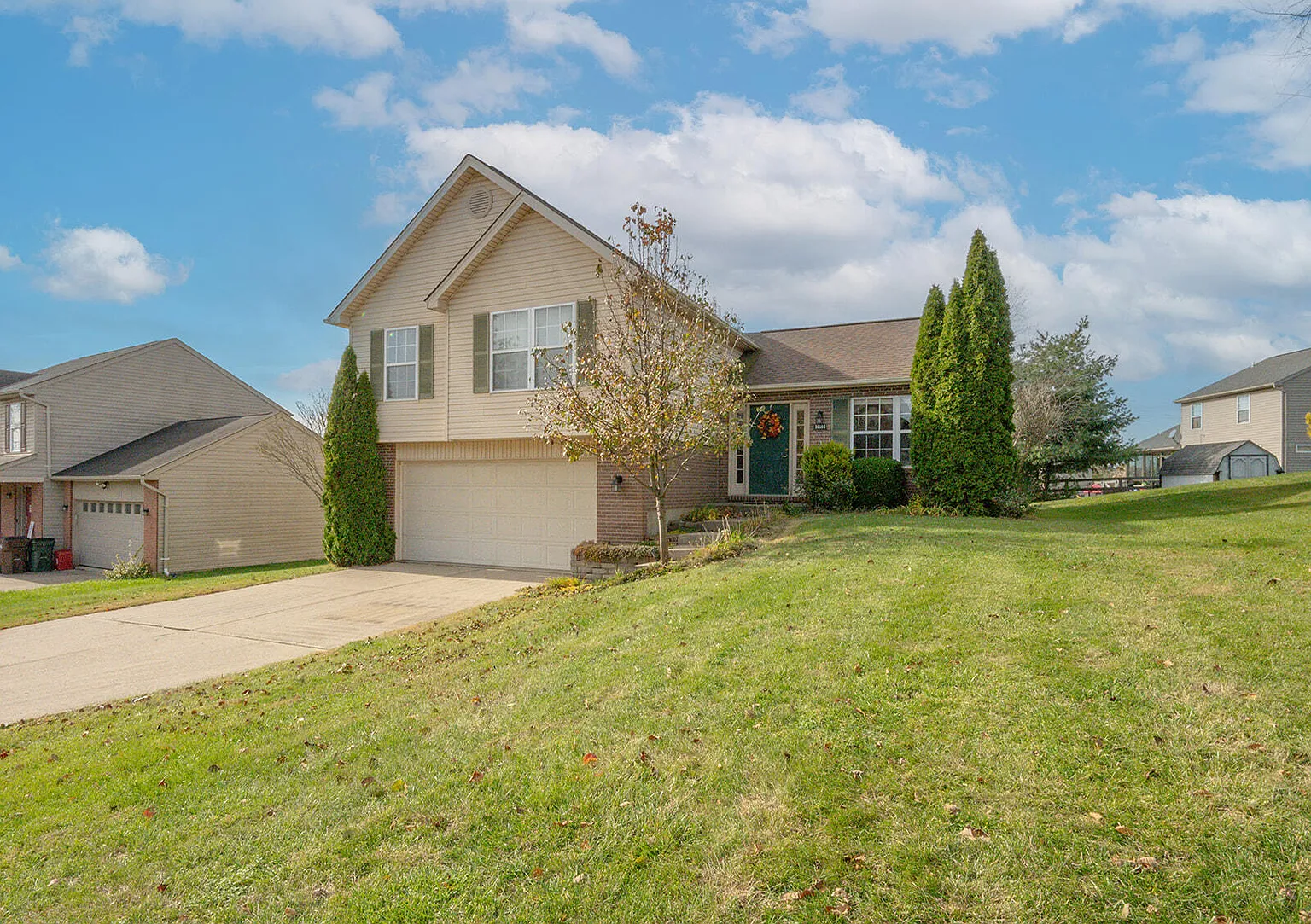 10184 Falcon Ridge Dr photo 1