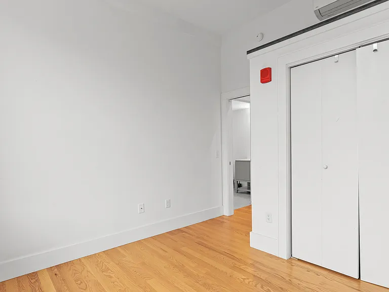 133 Mathewson St #302 — Photo 26