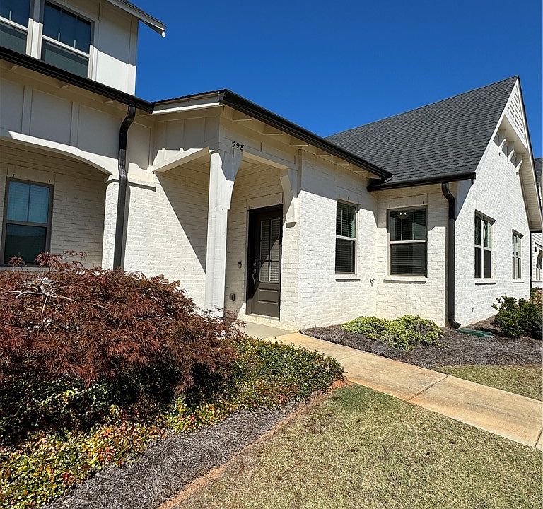 1st image of 598 Grey Oak Cir