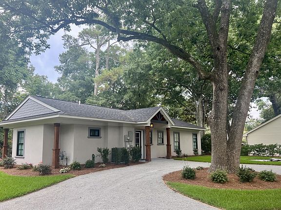 3rd image of 346 Waterside Ln.