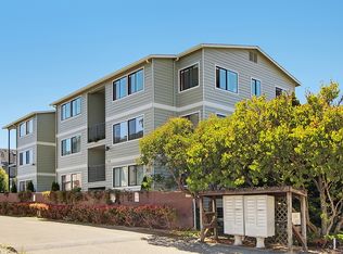 731 N 94th St APT 4, Seattle, WA 98103