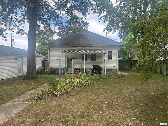 3rd image of 906 Belle Ave
