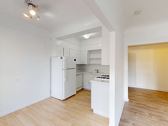 3rd image of 90 Alhambra St APT 202