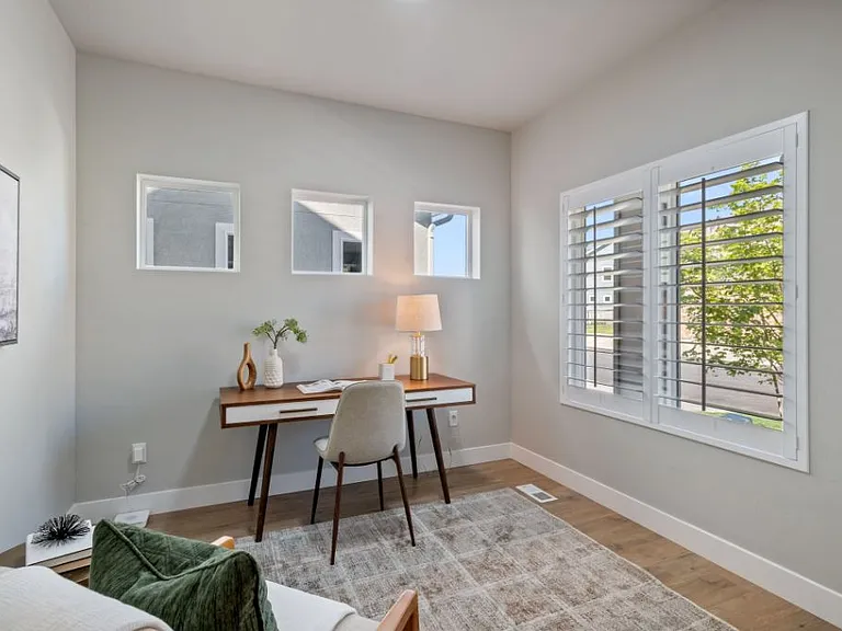 2101 W Northridge Dr — Photo 8