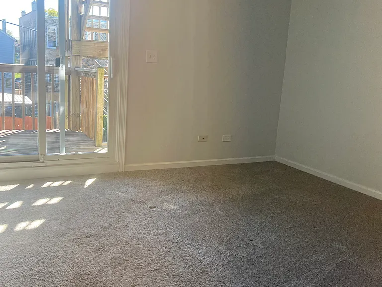 1343 W Walton St #2 — Photo 6