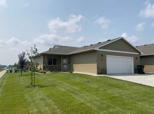 1401 W 25th St, Yankton, SD 57078