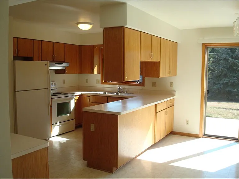 N26W26334 Quail Hollow Rd #B — Photo 12