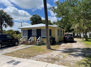 922 SE Bayou Ave, Stuart, FL 34994