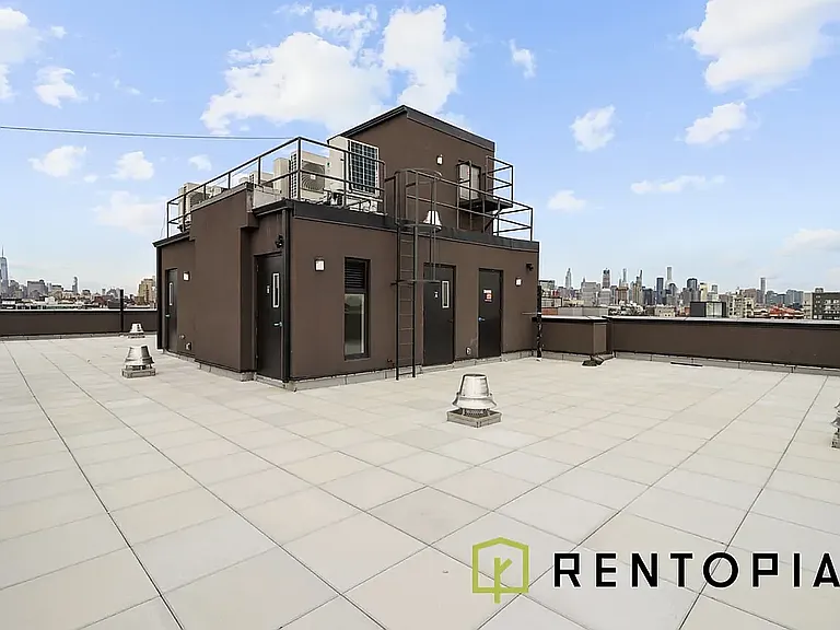 352 Meeker Ave #5L — Photo 6