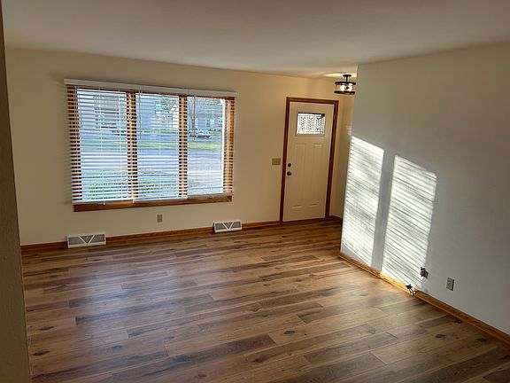 3rd image of 3721 La Mancha Dr