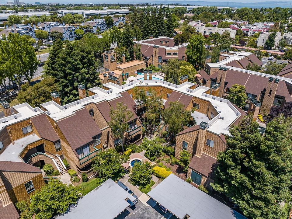 1st image of 20 Pelican Ln