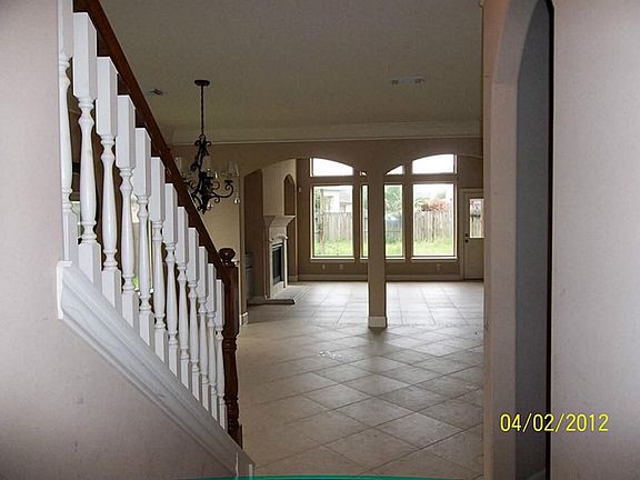 3rd image of 2606 Canyon Falls Dr