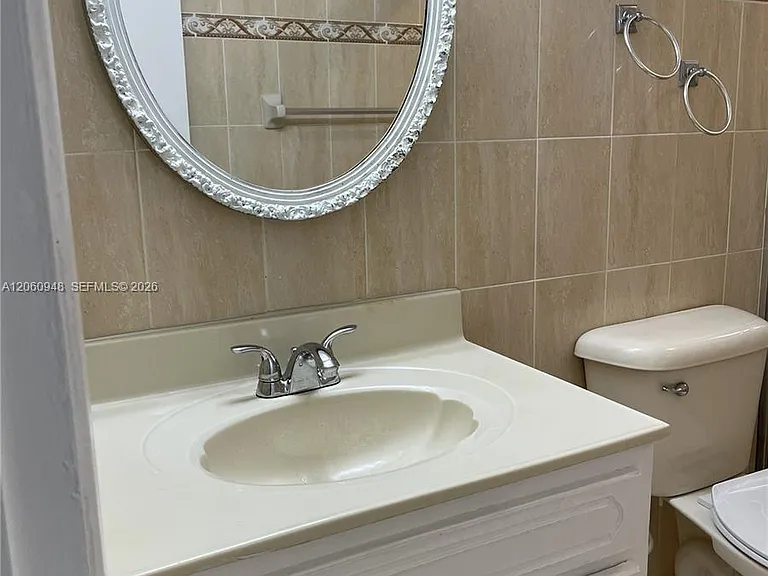 920 NE 199th St #309-3J — Photo 12