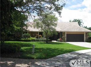 3010 Windsor Cir, Boca Raton, FL 33434