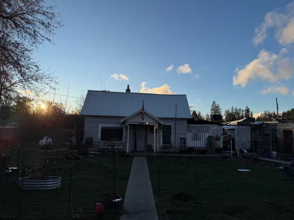 206 N 1st St, Rockford, WA 99030