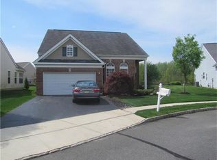 57 Pebble Creek Rd, Dayton, NJ 08810