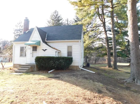 W221S1941 Goetz DRIVE, Waukesha, WI 53186