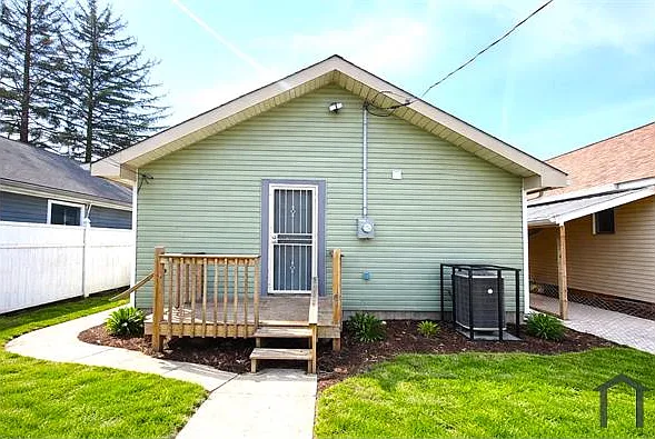 2133 White Ave — Photo 12