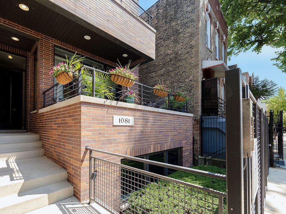 1st image of 1081 N Marshfield Ave #1