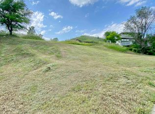 1115 Robert St NE, Minot, ND 58703