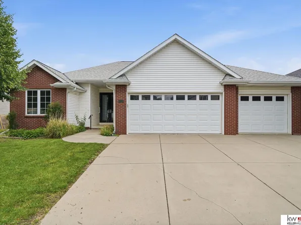 2150 Manitou Dr, Lincoln, NE 68521