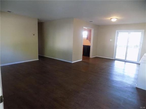 5th image of 1254 Echo Dr