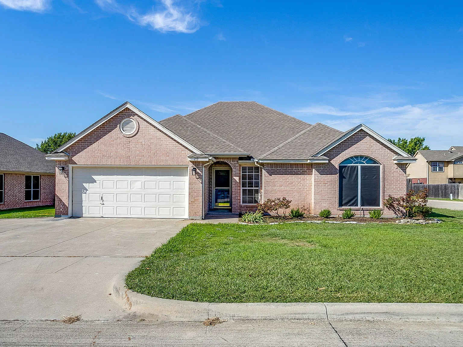 3 bed, 1754 sqft, $2,495 — Photo 1