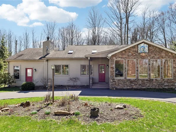 707 Golden Ridge Dr, Somerset, PA 15501