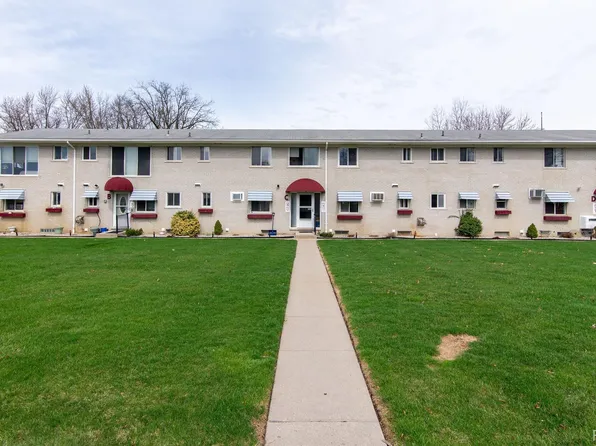 26902 Sandy Hill Ct #11, New Hudson, MI 48165