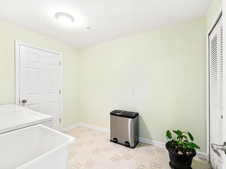 28373 Carlton Way Dr — Photo 9