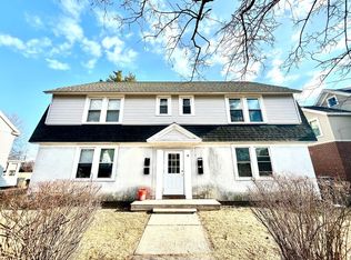 18 McKinley Ter UNIT 2R, Westfield, MA 01085