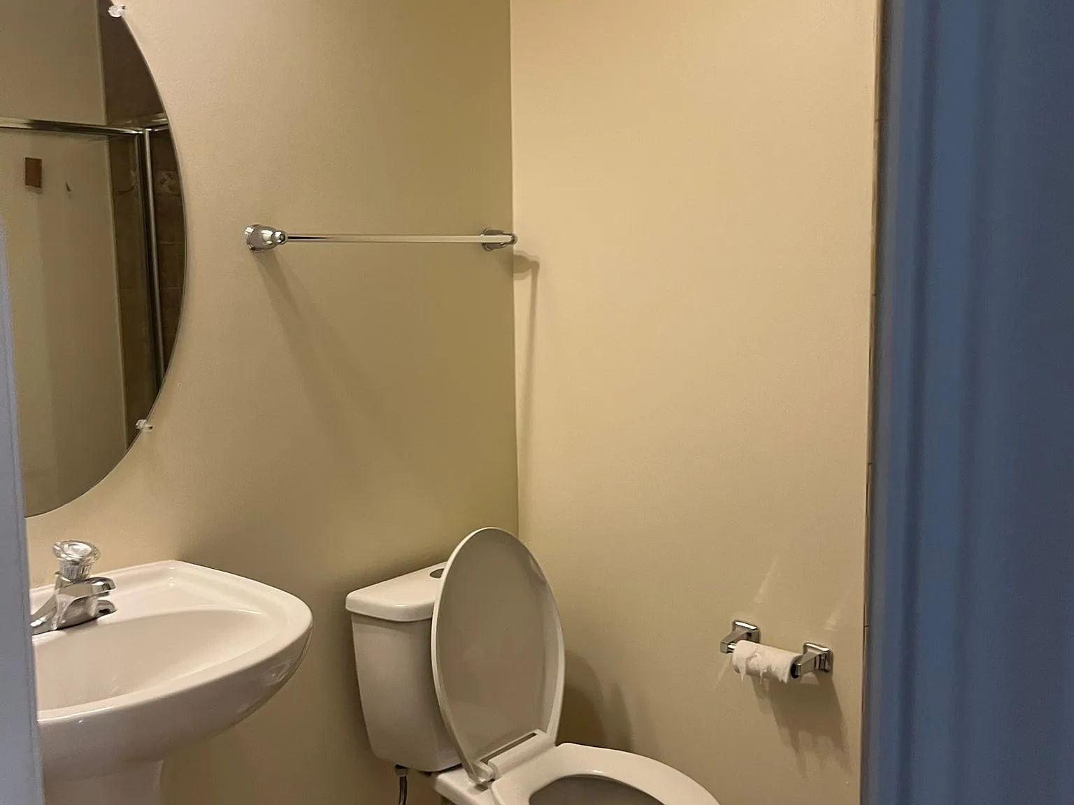 4 bed, 2020 sqft, $3,395 — Photo 4