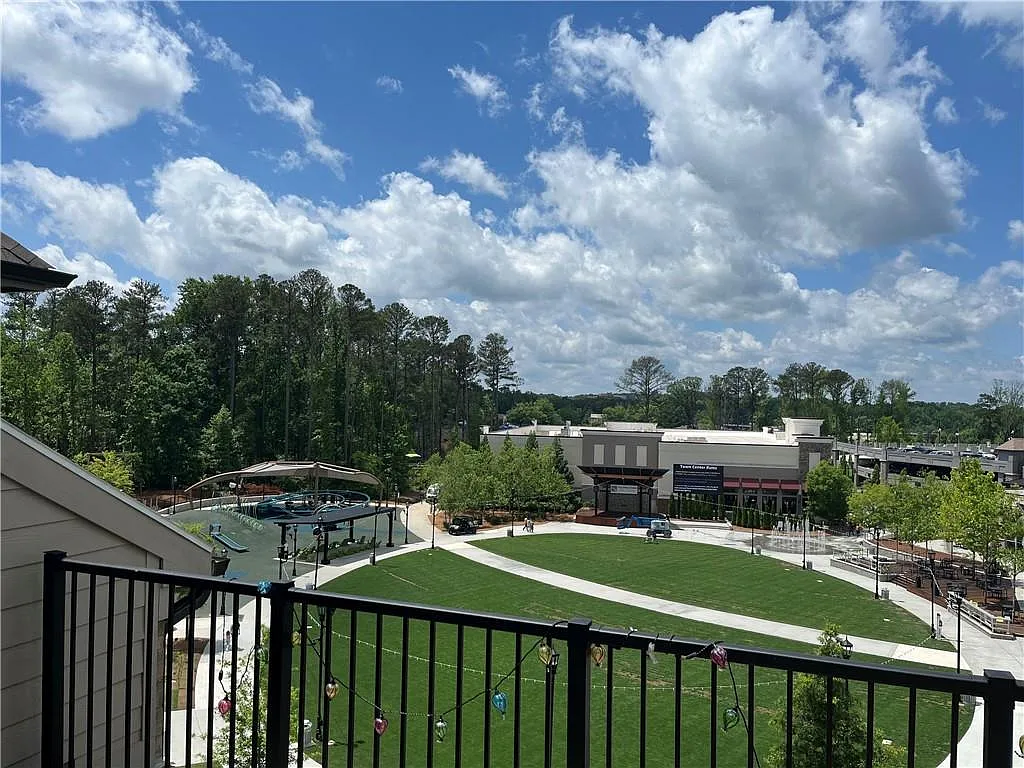 5 bed, 5.0 bath, 3000 sqft, $4,700 — Photo 3