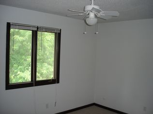 1222 W Monroe St APT 05, Springfield, IL 62704