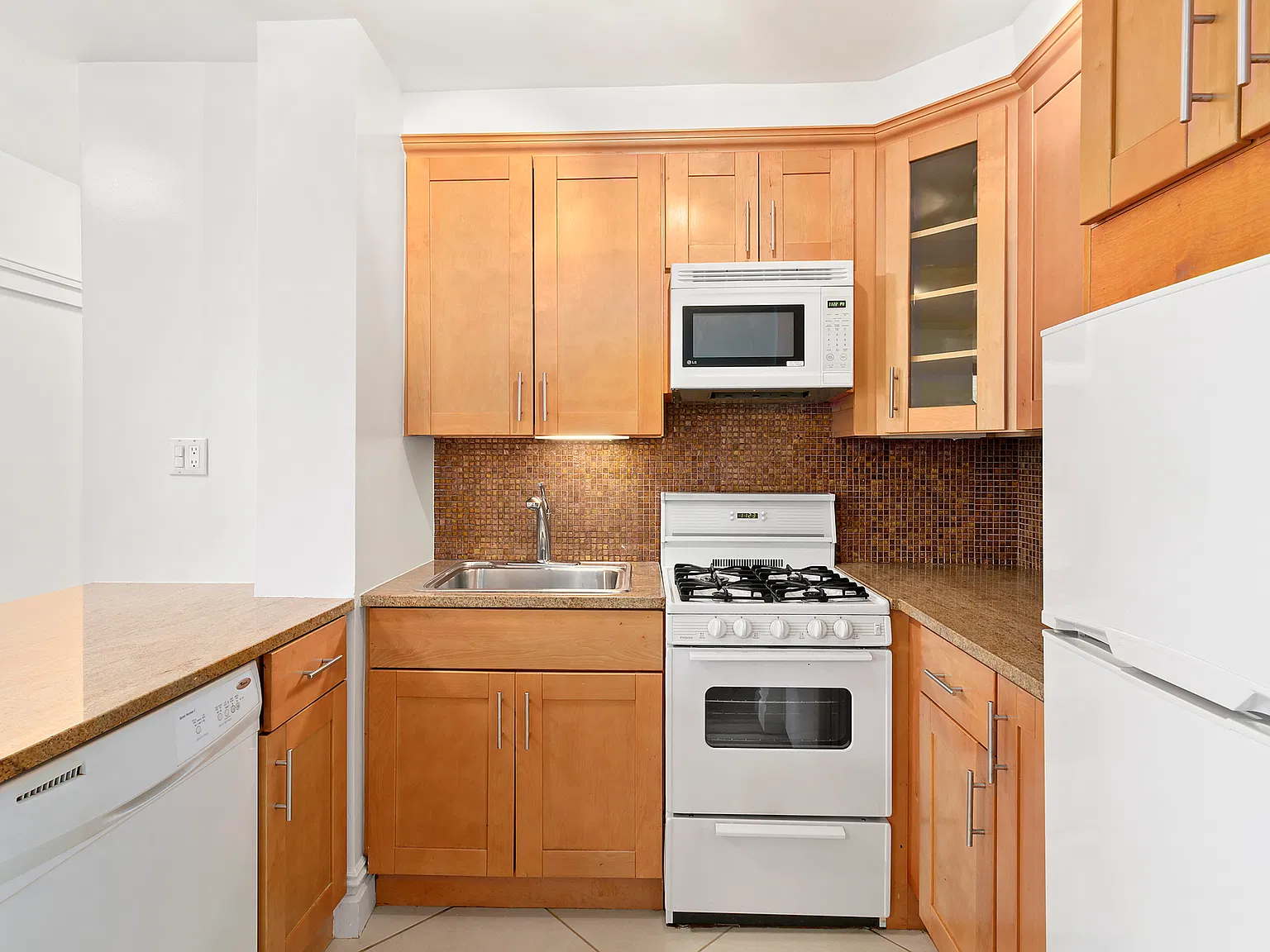 165 Christopher Street — Photo 3