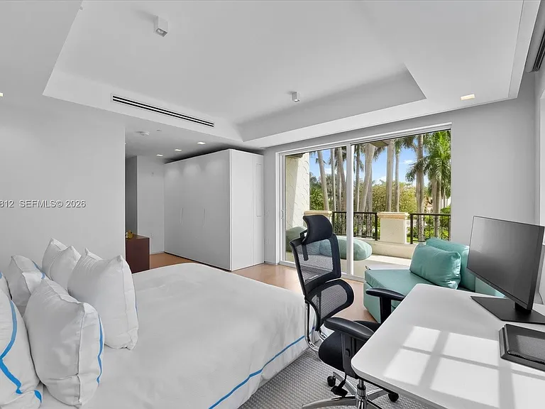 4921 Fisher Island Dr #4921 — Photo 38