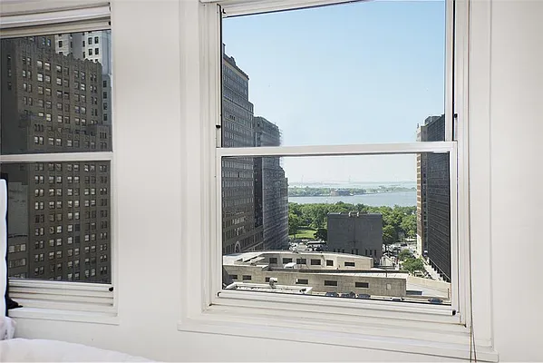 Rented by R New York | media 8