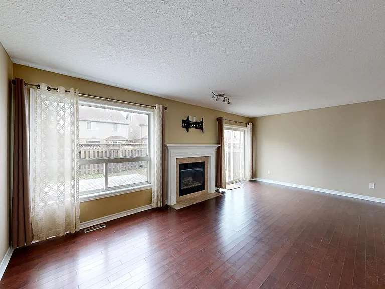 961 Blythwood Rd — Photo 4