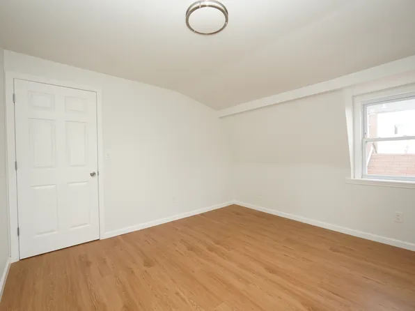 118 Winham Avenue image 8 of 13