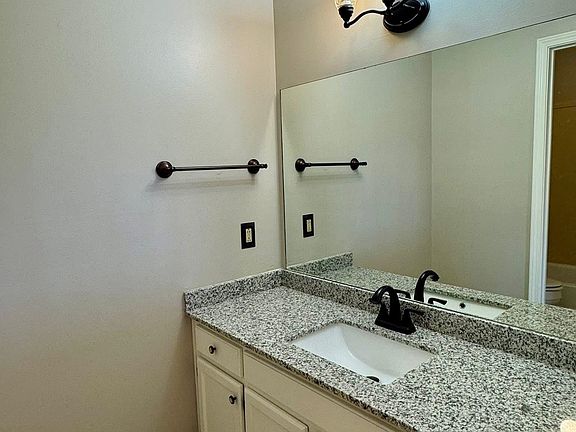 2nd image of 812 Beaver Rd