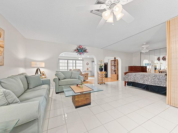 5th image of 5800 Fernley Drive W #18
