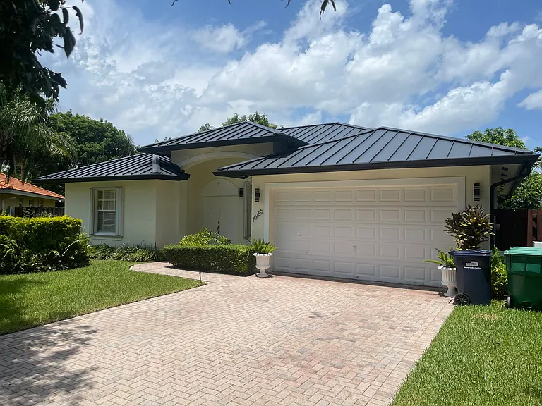 10155 SW 159th Ct — Photo 3