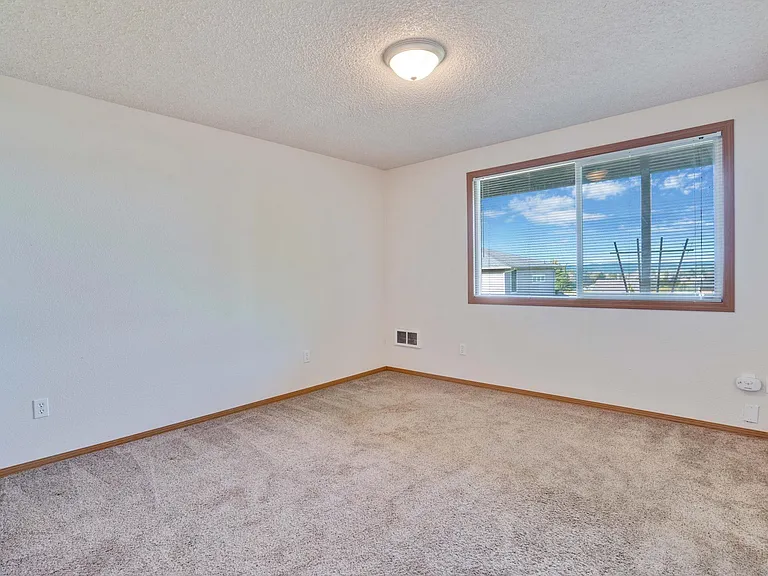2224 Mountain View Ave W #1 — Photo 12