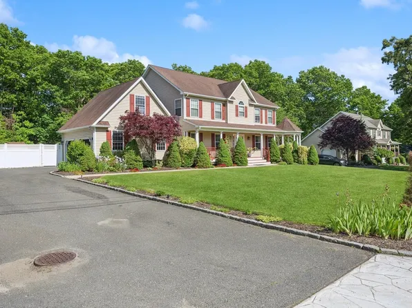 55 Jackson Avenue, Sound Beach, NY 11789