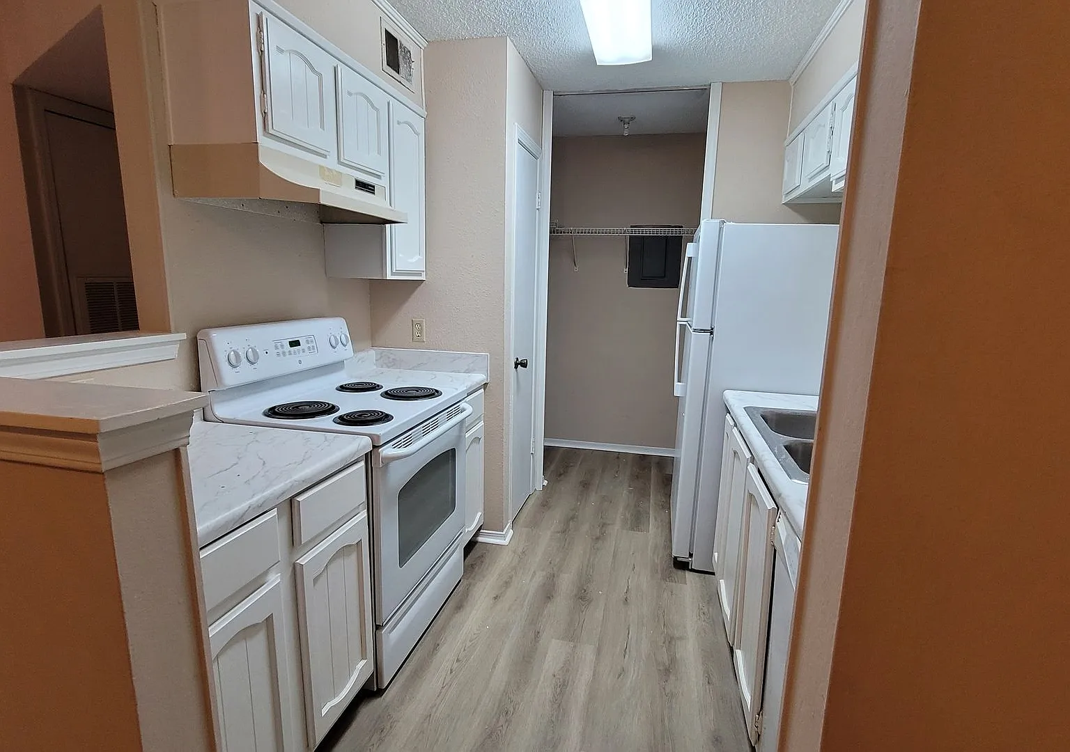 Wonderful Windchase Bay 2 Bed 2 Bath Condo for Rent — Photo 3