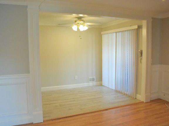 5th image of 858 Rossville Ave
